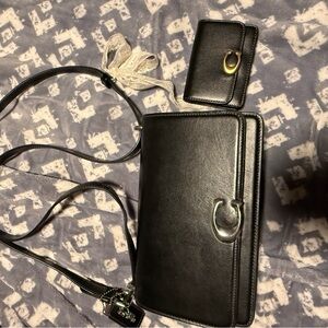 Coach bandit bag with wallet .can be used as a shoulder .